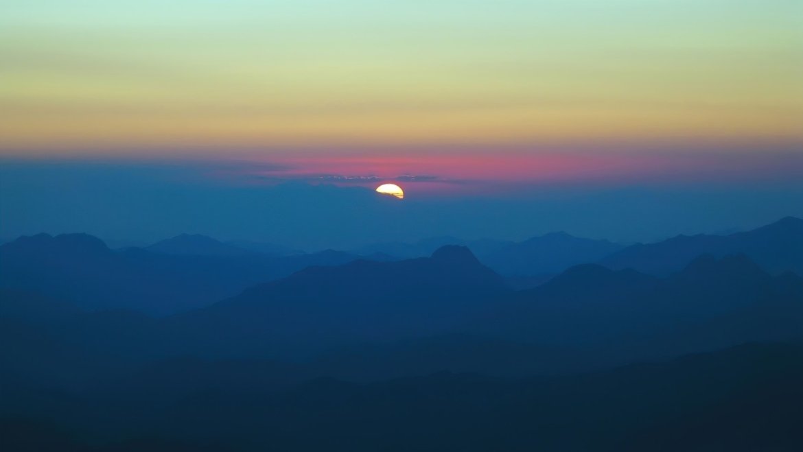 O SENHOR está convosco, enquanto vós estais com ele, e, se o buscardes, o achareis